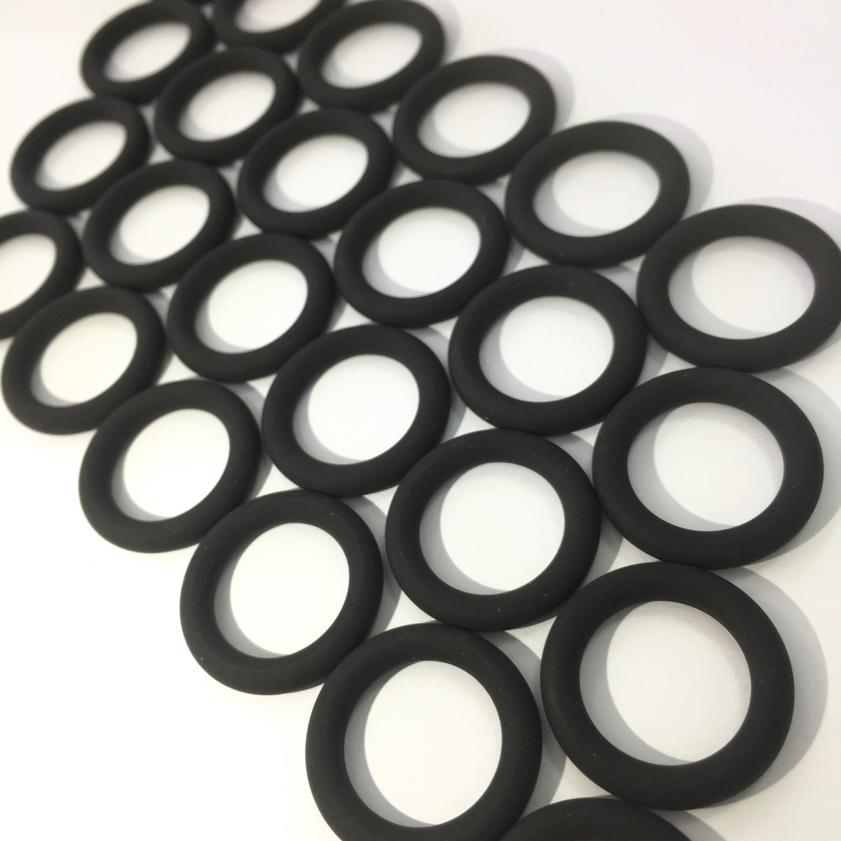Black O-rings in multiple sizes